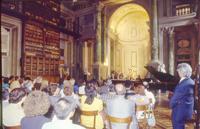 Pubblico alla conferenza stampa nella Sala dei Mappamondi dell'Accademia delle Scienze