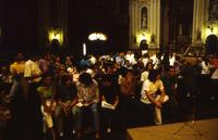 Il pubblico durante l'esibizione dei Les Menestrels nella Chiesa di Sant'Alfonso