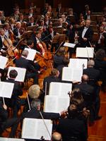 Yuri Temirkanov dirige l'Orchestra Filarmonica di San Pietroburgo