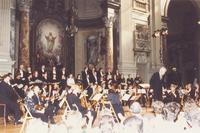 Frans Brüggen dirige l'Orchestra del Settecento e il Coro da camera Olandese nella Chiesa di San Filippo