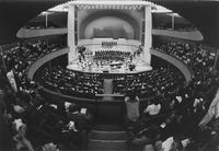 Il Thomanerchor e l'entrata dei musicisti della Gewandhaus Orchester di Lipsia