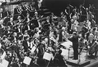 Pierre Boulez dirige l'Ensemble InterContemporain