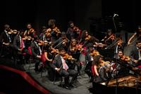 Anima e corpo - Ricardo Castro dirige la Neojiba Orchestra. Al pianoforte Martha Argerich