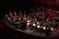 Mondi - Zubin Mehta dirige la Israel Philharmonic Orchestra. Al pianoforte Martha Argerich