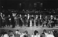 Il violinista Uto Ughi e la Kammerorchester des Bayerischen Rundfunks ringraziano il pubblico al Teatro Toselli