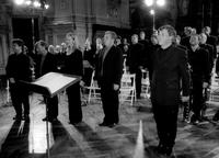 Paul Hillier dirige l'Hilliard Ensemble e l'Estonian Philharmonic Chamber Choir nella Chiesa di San Filippo