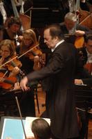 Charles Dutoit dirige la Philharmonia Orchestra