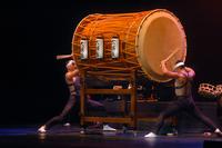 L' Ensemble Taikoza presenta l'arte dei grandi tamburi taiko al Teatro Alfieri