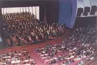Il direttore Ivan Fischer e l'Orchestra Sinfonica e Coro di Torino della Rai ringraziano il pubblico al Teatro Regio