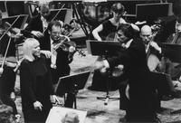 La mezzosoprano Lucia Valentini Terrani e il direttore Claudio Abbado durante il concerto della Chamber Orchestra of Europe con il Coro Filarmonico di Praga