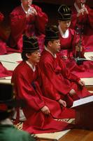 Musicisti dell'Orchestra di Corte e Elementi della Compagnia di danza del National Center of Korean Traditional Performing Arts durante il concerto "Musica e danza dalla Corea"