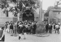 Folla entra nella chiesa di Sant'Antonio di Ranverso per ascoltare l'organista Ton Koopman