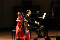 La violoncellista Sol Gabetta e il pianista Sergio Ciomei