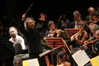 Orchestra Haydn di Bolzano e Trento diretta da George Pehlivanian col pianista Stefano Bollani