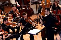 Giovani passi - L' Orchestra degli studenti dei Conservatori di Torino e di Milano diretta da Francesco Cilluffo