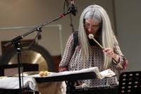 Suonare lo spazio - la percussionista Evelyn Glennie