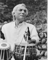 Sankha Chatterjee nel Borgo Medioevale