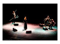 Misia alla voce, José Manuel Neto alla chitarra portoghese, Carlos Manuel Proença alla viola da fado e Luis Cunha al violino in "Lisboarium"