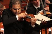 L' Orchestre de Paris diretta da Lorin Maazel durante il concerto dedicato alla memoria di Massimo Mila