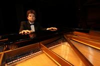 Il pianista Roman Lopatynsky