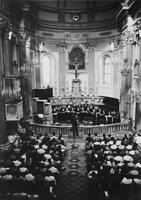 Sergio Balestracci dirige il Coro e Strumenti di Musica Antica di Padova durante l'ultima fra le "Otto Mattine vestite d'antico"