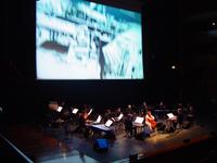 Philip Glass Ensemble all'Auditorium Giovanni Agnelli, Maya Beiser al violoncello