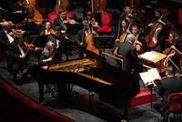 Mondi - Zubin Mehta dirige la Israel Philharmonic Orchestra. Al pianoforte Martha Argerich