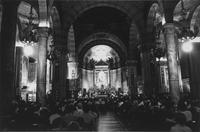 Il pubblico durante l'esibizione dell'organista Jean Guillou nella Chiesa di Santa Rita