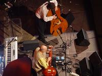 Il pianista Terry Riley col contrabbassista Stefano Scodanibbio e Alterego