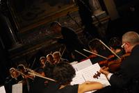 L'Orchestra i Pomeriggi Musicali diretta da Antonello Manacorda nella Chiesa di San Filippo