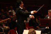 Diego Matheuz dirige l' Orchestra Nazionale dell'Accademia Nazionale di Santa Cecilia