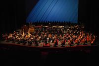 Orchestra e Coro del Teatro Regio diretti da Gianandrea Noseda e Roberto Gabbiani