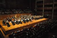 L' Orchestra Filarmonica di San Pietroburgo diretta dal maestro Yuri Temirkanov