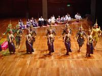 Danzatori e musicisti del Teatro Nazionale di Cambogia