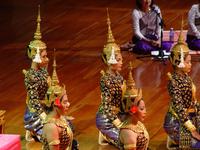 Danzatori e musicisti del Teatro Nazionale di Cambogia