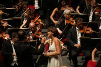 Orchestra e Coro del Teatro Regio diretti da Bertrand de Billy