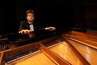 Il pianista Roman Lopatynsky