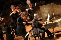 Akademie für Alte Musik Berlin con la violinista Isabelle Faust e il maestro concertatore Bernhard Forck