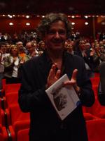 Absolute Ensemble diretto da Kristjan Järvi con il tastierista Joe Zawinul, Goran Bregovic tra il pubblico